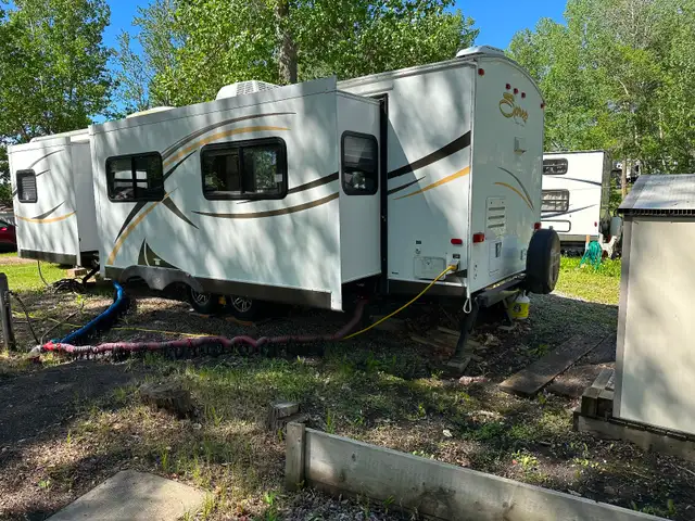 32 foot Camper