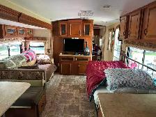 32 foot Camper - Photo 10