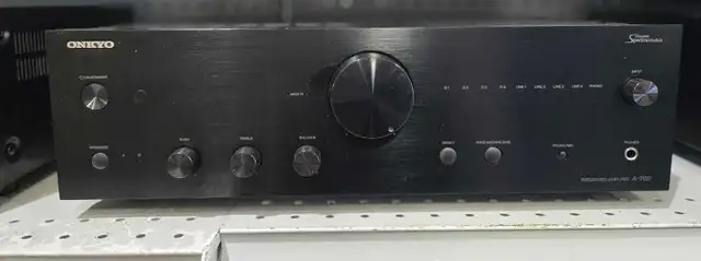 Onkyo A-9150 integrated amp w/ box/remote