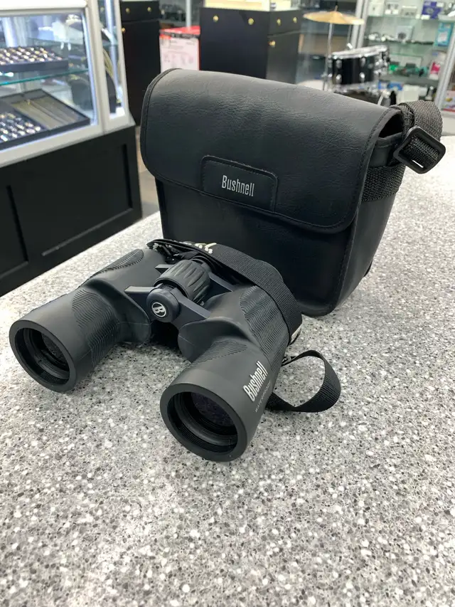 Bushnell 8X42 Binoculars