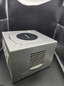 Silver Nintendo Gamecube with accessories - Photo 2
