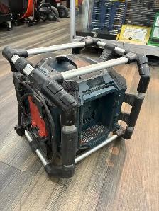 Bosch PB360C-C Jobsite Radio - Photo 2
