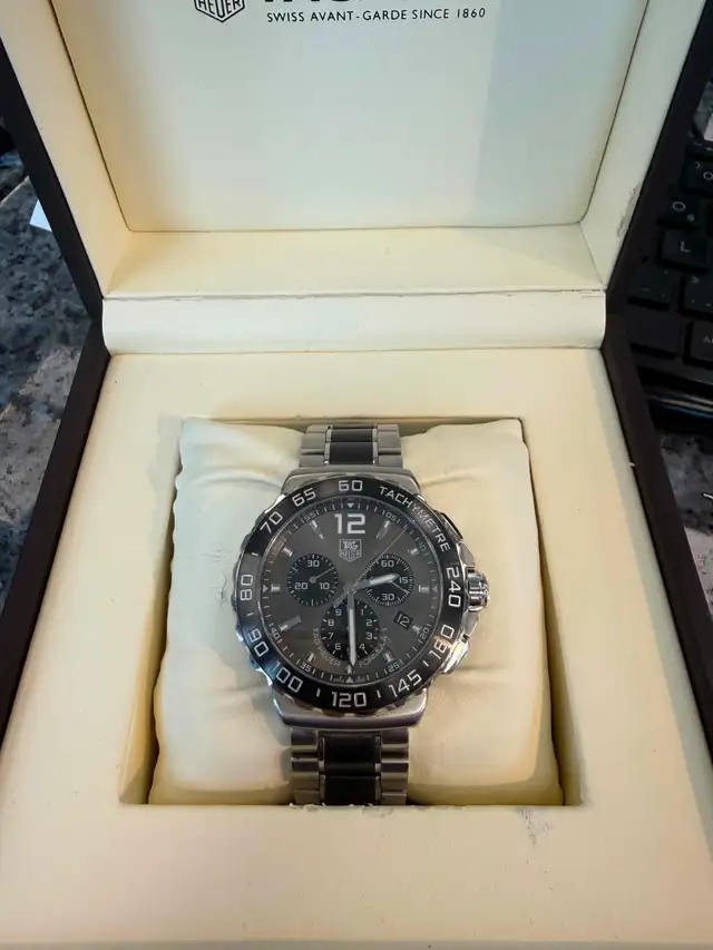 TAG HEUER Formula 1 Watch w/box