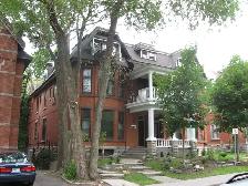 CENTRETOWN - 1 Bed with Den - August 1st     Across from Park