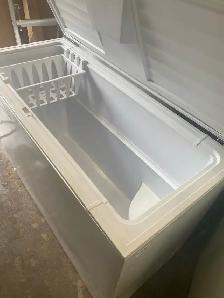 Two Chest Freezers, - Photo 2