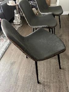 3 Like New Dining chairs - Photo 2