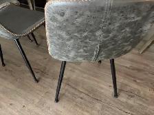3 Like New Dining chairs - Photo 4