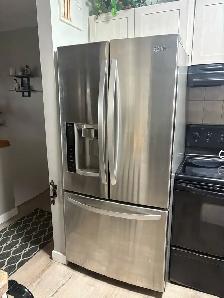 LG Stainless Fridge / Water & Ice Maker