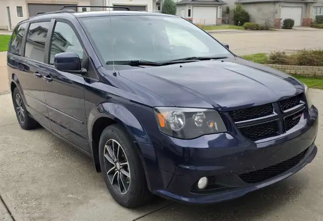 2015 Dodge Grand Caravan - Leather/DVD/Power Sliding Doors