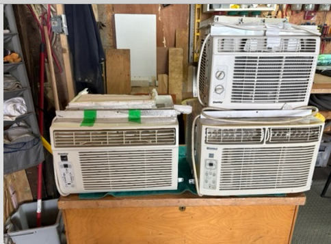 Trois air climatisé à vendre . Faubourg St-Jean Baptiste