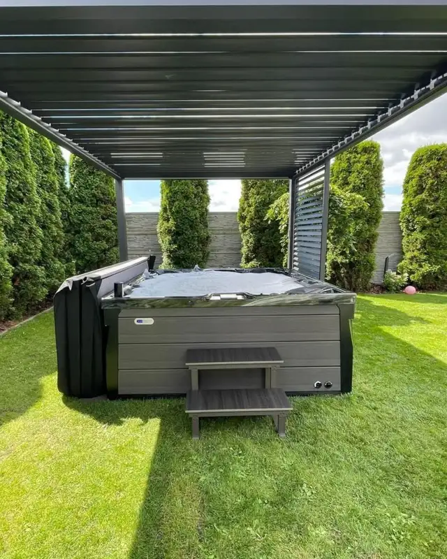 SATURN HOT TUB FOR SALE