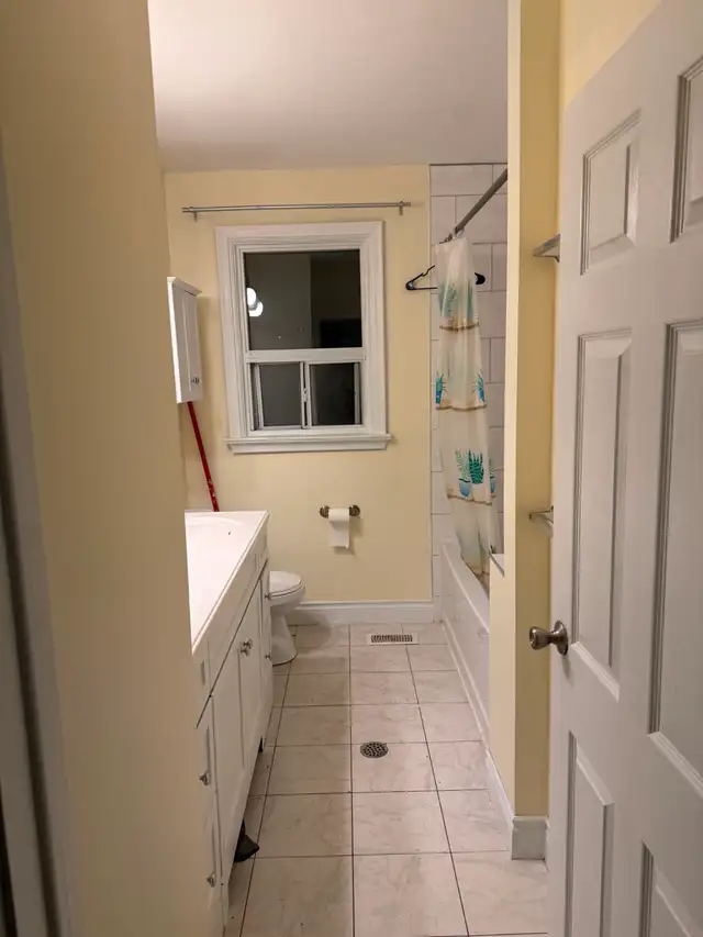 5 BR/2 BA Ground Floor House Unit - Perfect for Family/Students