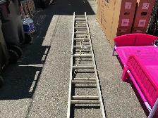 12 Ft Aluminum Extension Ladder ! - Photo 7