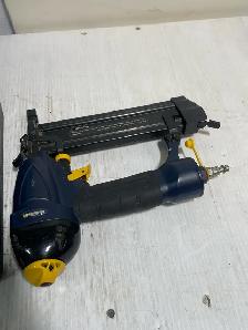 Mastercraft 2-in-1 Brad Nailer and Crown Stapler - Photo 5