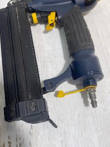 Mastercraft 2-in-1 Brad Nailer and Crown Stapler - Photo 6