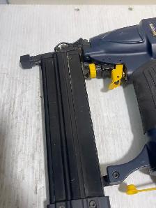 Mastercraft 2-in-1 Brad Nailer and Crown Stapler - Photo 8