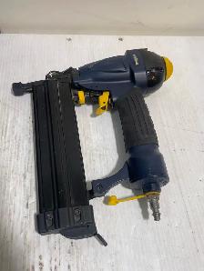 Mastercraft 2-in-1 Brad Nailer and Crown Stapler - Photo 9