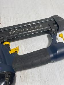 Mastercraft 2-in-1 Brad Nailer and Crown Stapler - Photo 10