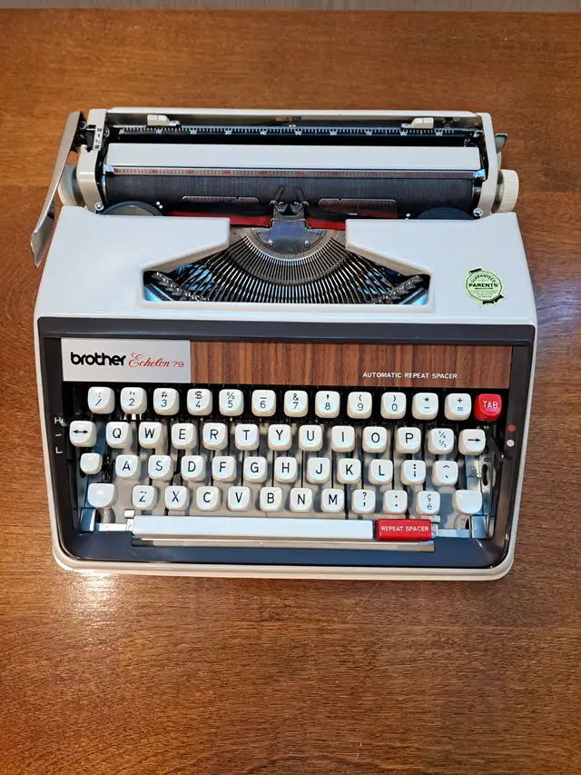 Machine à écrire Brother avec mallette