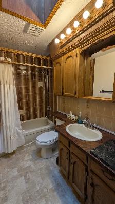 Furnished 4-bedroom home in Greystone Heights - Photo 8