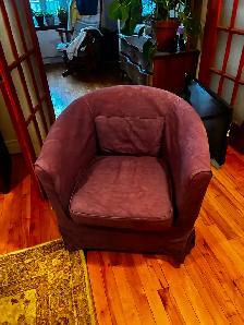 Petit fauteuil mauve prune
