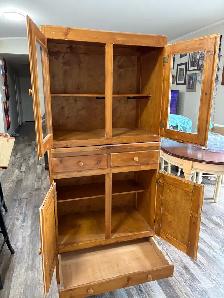 Vintage China Hutch - Photo 5