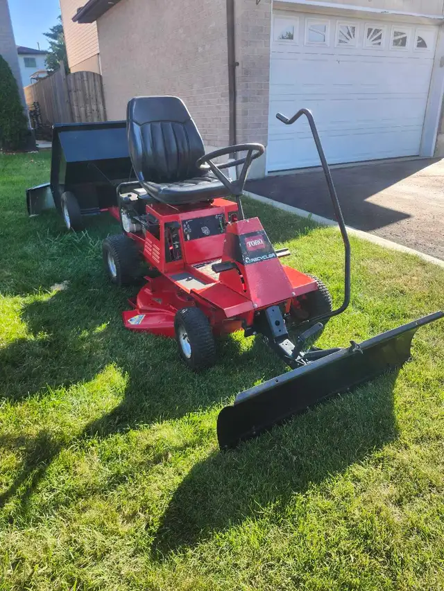 Toro lawn tractor