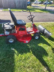 Toro lawn tractor - Photo 7