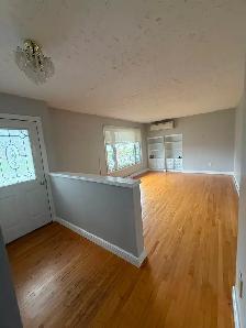 3 bdr , Upper unit , Southside $2200 - Photo 2