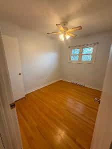 3 bdr , Upper unit , Southside $2200 - Photo 3