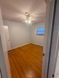 3 bdr , Upper unit , Southside $2200 - Photo 5