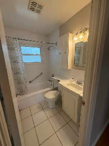 3 bdr , Upper unit , Southside $2200 - Photo 6