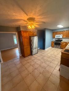 3 bdr , Upper unit , Southside $2200 - Photo 7