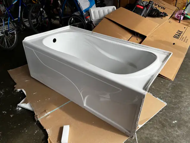 Alcove Bathtub