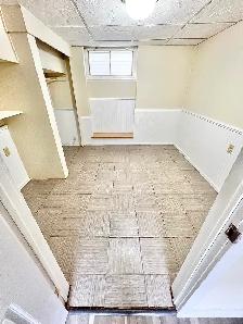 1 Bedroom Apartment Downtown (Open Now) - Dog & Cat Friendly - Photo 6