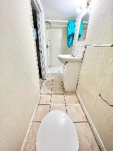 1 Bedroom Apartment Downtown (Open Now) - Dog & Cat Friendly - Photo 12