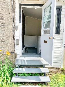 1 Bedroom Apartment Downtown (Open Now) - Dog & Cat Friendly - Photo 18