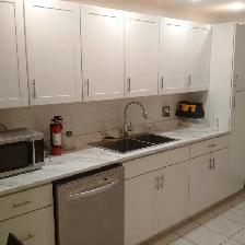 At Dupont and Brunswick 5 Bedroom 3 Story ANNEX House For Rent - Photo 3