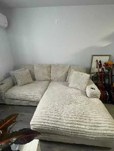 CUDDLER REVERSIBLE SOFA CHAISE W/CUPHOLDER & USB - Photo 2
