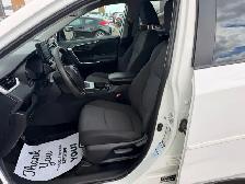 2020 Toyota RAV4 LE AWD : One Owner , No Reported Accidents - Photo 8