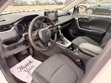 2020 Toyota RAV4 LE AWD : One Owner , No Reported Accidents - Photo 9