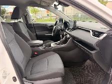 2020 Toyota RAV4 LE AWD : One Owner , No Reported Accidents - Photo 12