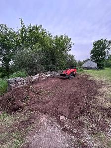 skidsteer with operator - Photo 3