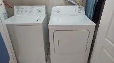 Laveuse Kenmore et sécheuse Whirlpool couleur blanc