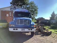 1991 International Tanker Truck - Photo 2