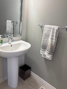 4-Bed   Parking/Garage/Yard/Laundry Incl! (William Fair Dr) - Photo 4