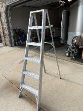 used step ladder - Photo 2