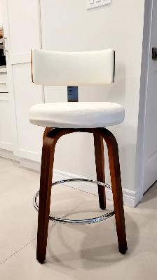 Three beautiful bar Island stools.
