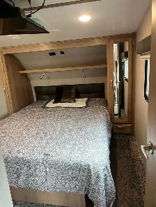 Winnebago Triple Slide Fifth Wheel 27 RLTS - Photo 3