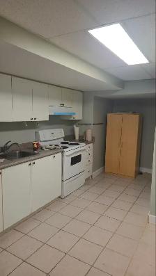 2 bedroom 1 bathroom basement apt near Bristol   Creditview - Photo 5